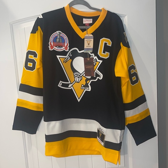 Mitchell & Ness Other - ❗️MITCHELL AND NESS 1992 STANLEY CUP COMMERMATJVE JERSEY❗️